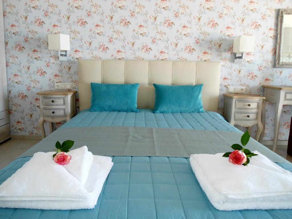 Petrakis sunset Apartment Palaiochora Bagian luar foto