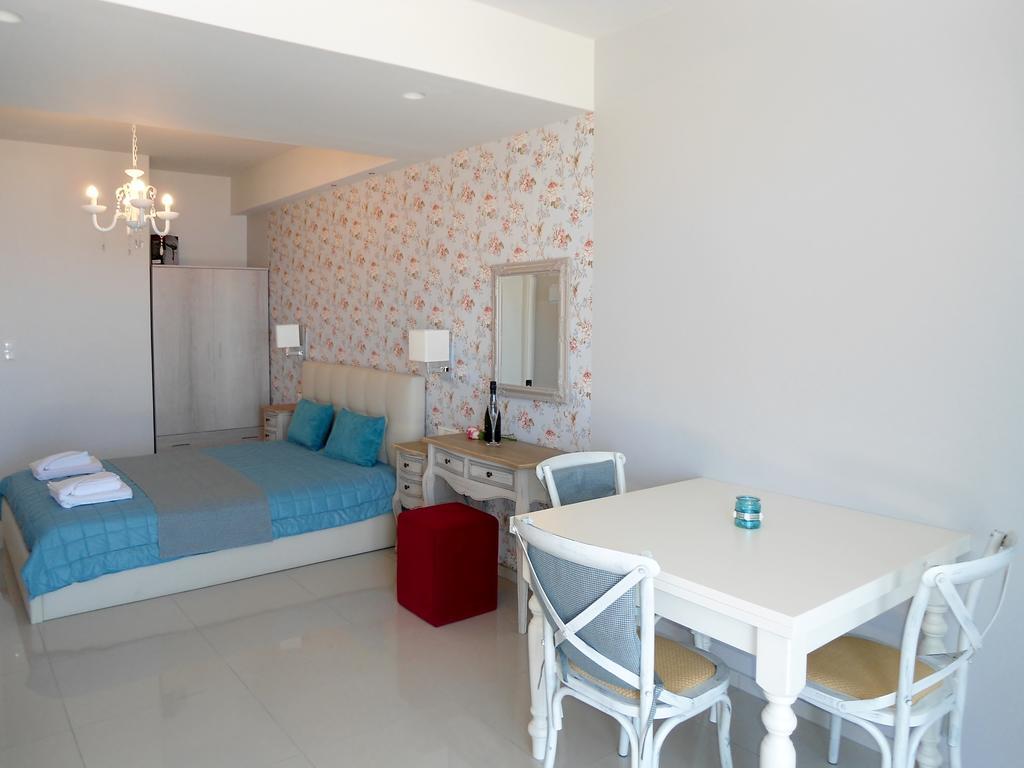 Petrakis sunset Apartment Palaiochora Bagian luar foto